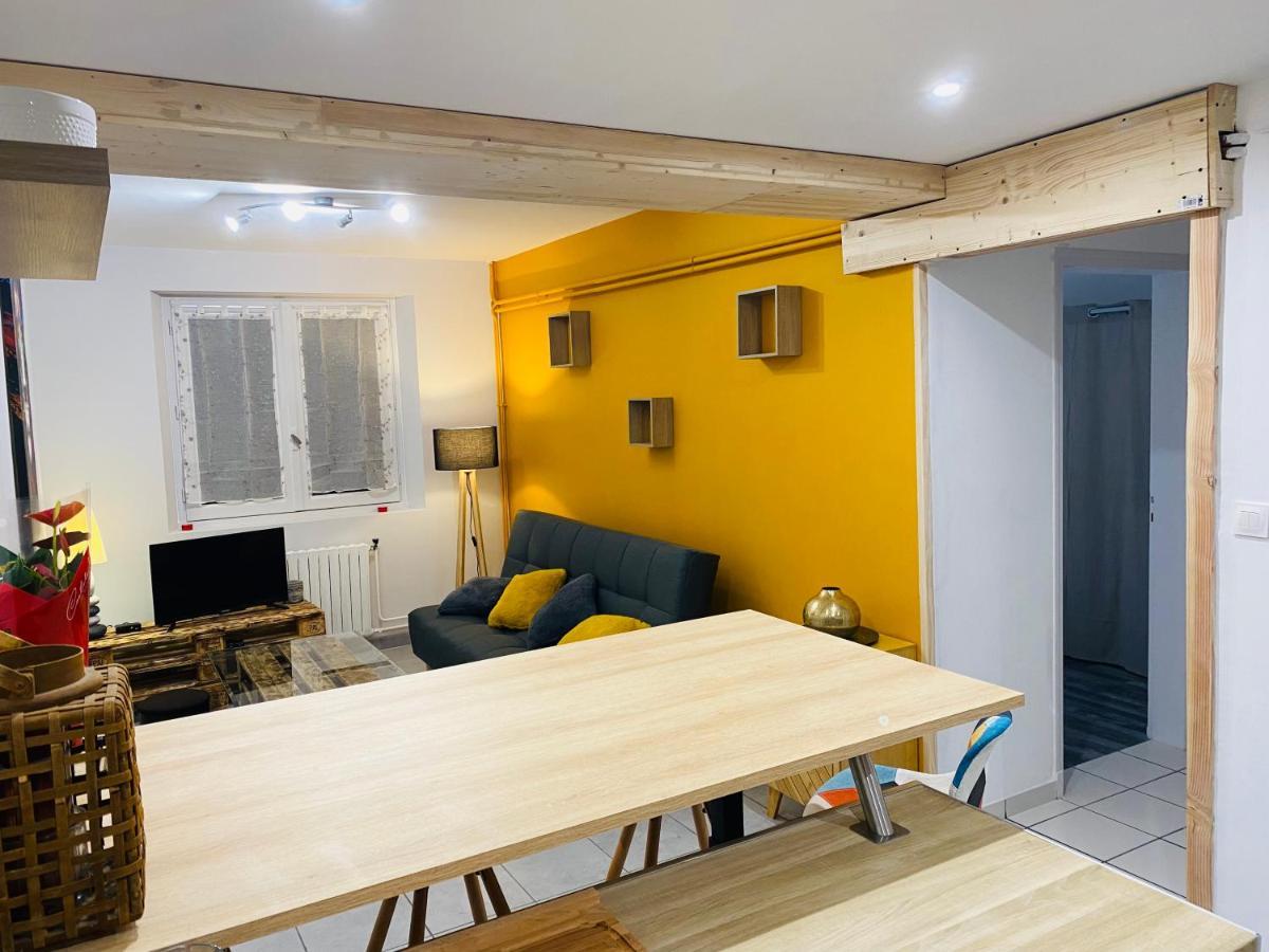 Studio 40M2 Plein Pied Avec Parking Jussac Zewnętrze zdjęcie